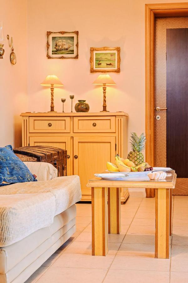 Villa Mariellie Nea Peramos  Ngoại thất bức ảnh